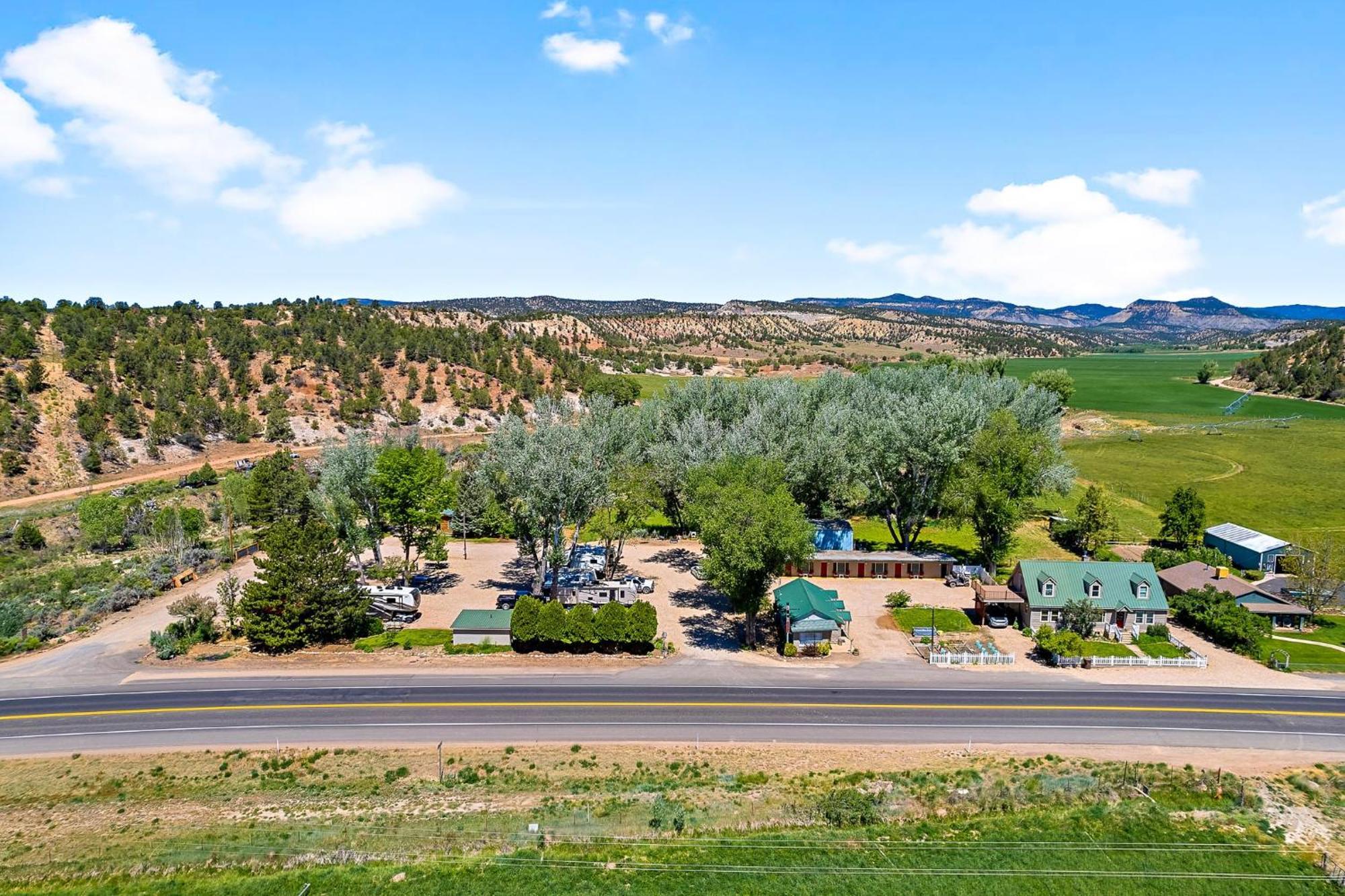 Full Hookup Rv Park Near Zion National Park Rv 2 Mount Carmel Exterior photo